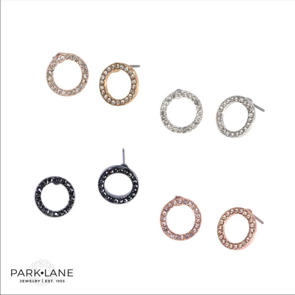 ROO earrings please specify on metal